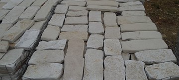 Pietre naturali retrosegate anticate